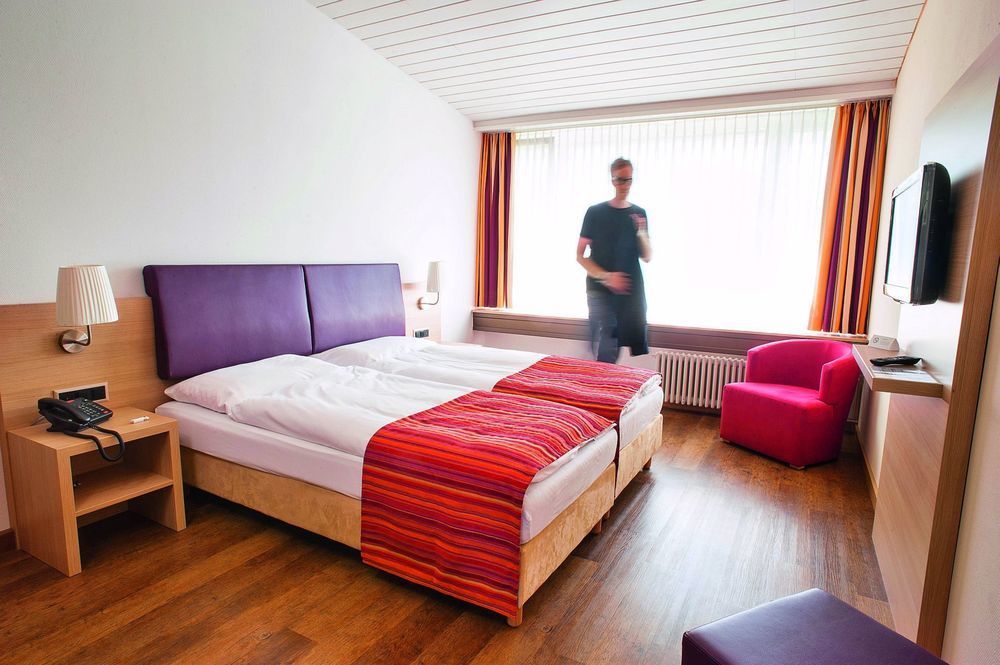 Hotel Coop Tagungszentrum & Hotelpark Im Gruenen Muttenz Esterno foto